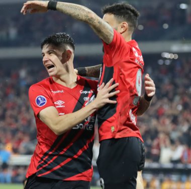 Curitiba (PR), 07 / 25 / 2024 - Athletco Pr 'den Gozalo Mastriani play-off' ların rövanşında Athletico Paranaense ile Cerro Porteo arasında oynanan karşılaşmada golünü kutluyor..