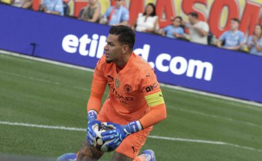 Manchester City ve Milan Friendly. 27 Temmuz 2024, New York, ABD: Ederson, Man 'in kalecisi. 27 Cumartesi günü Yankee Stadyumu 'nda İngiltere' nin Manchester City ile İtalya 'nın AC Milan takımları arasında oynanması beklenen uluslararası futbol karşılaşmasında kent