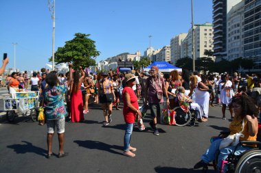 RIO de JANEIRO (RJ), 07 / 28 / 2024 - MARCHA / BLACK KADINLAREN / RJ - Rio de Janeiro 'daki 10 Mart Pazar günü, Rio de Janeiro' daki Copacabana plajında, 28 Temmuz 2024 Pazar günü gerçekleşti..