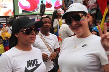 Venezuelalılar Times Meydanı-New York 'ta Özgürlük ve Özgür Seçimler İçin Protesto Ediyor. 28 Temmuz 2024, New York, ABD