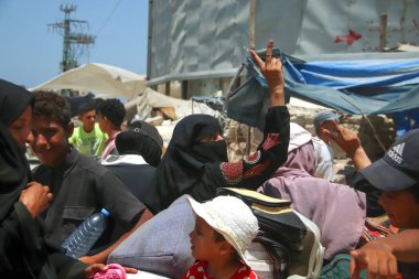 İsrail ordusunun Doğu Bani Sila-Khan Yunus 'tan çekilmesi. 30 Temmuz 2024, Han Yunus, Gazze, Filistin: İsrail ordusunun çekilmesinden sonra bile Doğu Bani Sila 'daki Filistinlilerin tahliyesinin sürmesi 