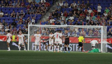 Red Bull Leipzig, Aston Villa Friendly 'e karşı. 31 Temmuz 2024, Harrison, New Jersey: Leipzig 'li Andre Silva, 31 Temmuz Çarşamba günü Red Bull Leipzig ve Aston Villa arasında oynanan dostluk maçında takım arkadaşlarıyla gol attı ve golünü attı.) 