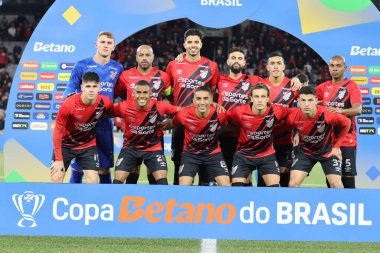 CURITIBA (PR), Brazil 07 / 31 / 2024 - Athletico takımı, Ligga Arena 'da Copa do Brasil' in 16. Raundunun ilk ayağı için geçerli olan Bragantino maçında poz verdi