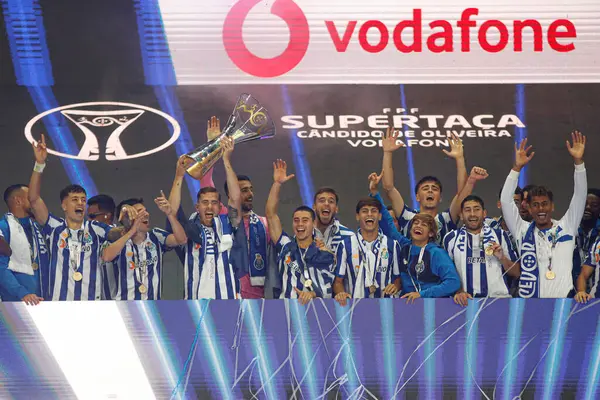 stock image Aveiro (PT) Portugal 08/03/2024 - Porto players celebrate title after match between Sporting x Porto, valid for the final of the Candido de Oliveira Supertaca, held at the Aveiro Municipal Stadium