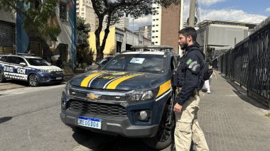 SAO PAULO (SP), Brezilya 08 / 07 / 2024 Devlet Hükümeti ve Kamu Bakanlığı işbirliğiyle 1200 polis memuru ve Cracolandia 'daki organize suçla mücadele için 200 arama emri çıkarıldı