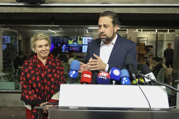 stock image Sao Paulo (SP), Brazil  08/08/2024 The candidate for vice mayor of the capital of Sao Paulo, Marta Suplicy and Guilherme Boulos (PSOL), arrive at the Band Debate