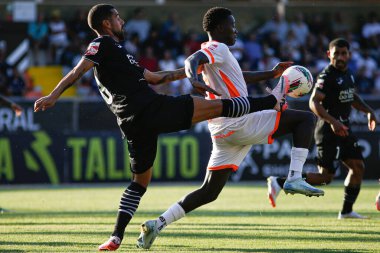 Viseu (PT) 08 / 10 / 2024 - Fontelo Belediye Stadyumu 'nda düzenlenen ve Portekiz Meu Süper Ligi' nin birinci turu için geçerli olan Akademico x GD Chaves arasında oynanan karşılaşmada GD Chaves takımından Sanca oyuncusu