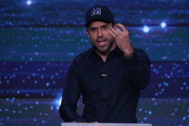 Sao Paulo (SP), Brezilya 08 / 08 / 2024 - Pablo Marcal (PRTB), Sao Paulo belediye başkanlığı için yapılan bir tartışmada, tartışma gazeteci Eduardo Oinegue tarafından yürütülecek. 