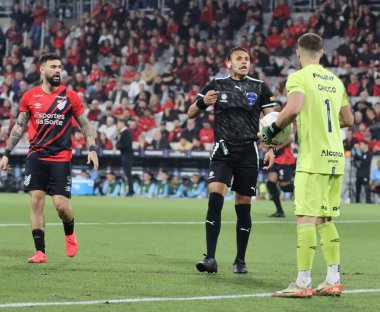 CURITIBA (PR) Brezilya 08 / 15 / 2024 Kaleci Ignacio Chicco, Athletico ve Belgrano arasında oynanan maçta, Ligga Arena 'da oynanan Güney Amerika Kupası 16.