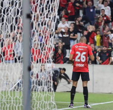 CURITIBA (PR) Brezilya 08 / 15 / 2024 Futbolcu Erick, Güney Amerika Kupası 'nın 16. Turu için geçerli olan Athletico ve Belgrano arasındaki maçta golünü Ligga Arena' da kutluyor 