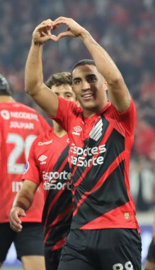 CURITIBA (PR) Brezilya 08 / 15 / 2024 Futbolcu Christian, Ligga Arena 'da oynanan Güney Amerika Kupası 16. Raundu için geçerli olan Athletico ve Belgrano arasındaki maçta golünü kutluyor 