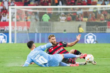 Rio de Janeiro (RJ), Brezilya 08 / 15 / 2024 - Players Saulo ve Leo Pereira, Flamengo ve Bolivar arasında oynanan maçta, Mario Filho Stadyumu 'nda düzenlenen 2024 Copa Libertadores da America' nın 16.