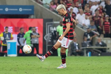 Rio de Janeiro (RJ), Brezilya 08 / 15 / 2024 - Flamengo ve Bolivar arasında oynanan maçta Arrascaeta, Mario Filho Stadyumu 'nda düzenlenen 2024 Copa Libertadores da America turu için geçerlidir. 