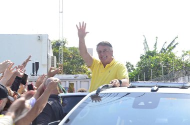 NATAL (RN), Brezilya 08 / 15 / 2024 - Eski başkan Jair Messias Bolsonaro, siyasi gündemini tamamlamak üzere Natal şehrine geldi. Eski başkan güne 96 FM 'de bir röportajla başladı ve etkinliklere katıldı. 