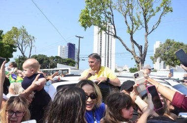 NATAL (RN), Brezilya 08 / 15 / 2024 - Eski başkan Jair Messias Bolsonaro, siyasi gündemini tamamlamak üzere Natal şehrine geldi. Eski başkan güne 96 FM 'de bir röportajla başladı ve etkinliklere katıldı. 