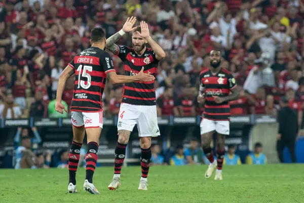 stock image Rio de Janeiro (RJ), Brazil 08/15/2024 - Player Leo Pereira celebrates his goal, during the match between Flamengo and Bolivar, valid for the round of 16 of the 2024 Copa Libertadores da America