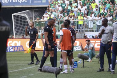 Sao Paulo (SP), 08 / 18 / 2024 - Hakem Raphael Claus, Palmeiras ve Sao Paulo arasında oynanan maçta, Brezilya Şampiyonası 'nın 23.