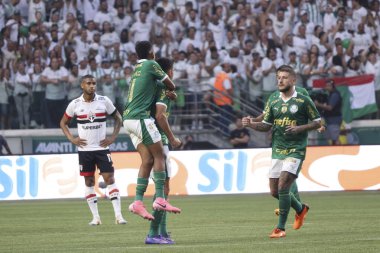 Sao Paulo (SP), Brezilya 08 / 18 / 2024 - Player Lopez Brezilya Şampiyonası 'nın 23. turunda geçerli olan Palmeiras ve Sao Paulo arasındaki maçta ikinci golünü attı ve kutladı.