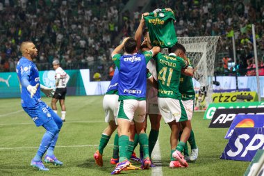 Sao Paulo (SP), Brezilya 08 / 18 / 2024 - Player Lopez Brezilya Şampiyonası 'nın 23. turunda geçerli olan Palmeiras ve Sao Paulo arasındaki maçta ikinci golünü attı ve kutladı.