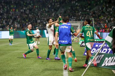 Sao Paulo (SP), Brezilya 08 / 18 / 2024 - Player Lopez Brezilya Şampiyonası 'nın 23. turunda geçerli olan Palmeiras ve Sao Paulo arasındaki maçta ikinci golünü attı ve kutladı.