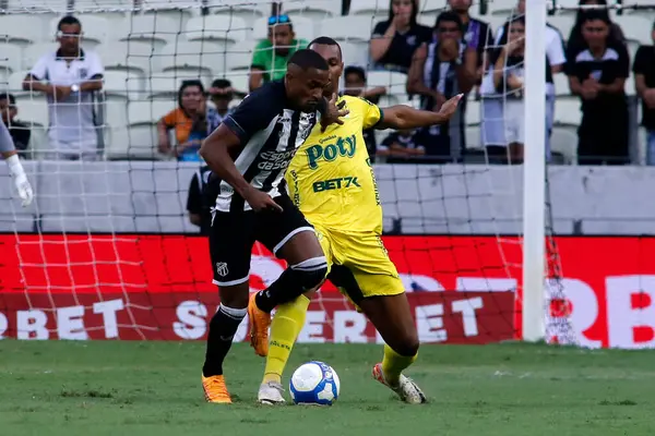 Fortaleza (CE), Brazil 08 / 17 / 2024 - Ceara (CE) ile Mirassol (SP) arasında oynanan ve 2024 Brezilya Şampiyonası Serie B turu için geçerli olan maçta Saulo ve Luiz Otavio