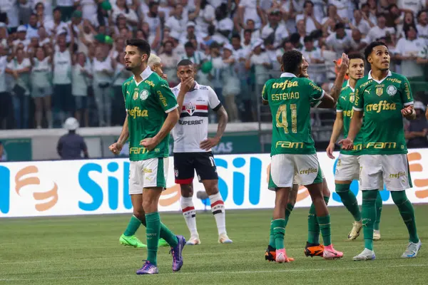 Sao Paulo (SP), Brezilya 08 / 18 / 2024 - Player Lopez Brezilya Şampiyonası 'nın 23. turunda geçerli olan Palmeiras ve Sao Paulo arasındaki maçta ikinci golünü attı ve kutladı.