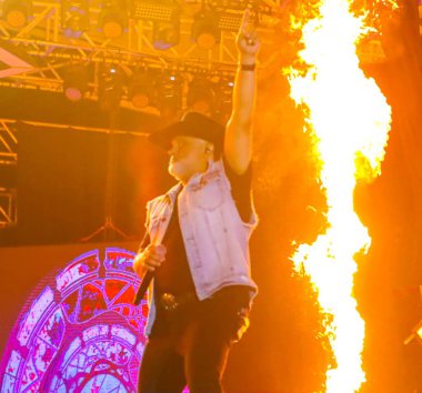 SANTO ANTONIO DA PLATINA (PR), Brezilya 08 / 18 / 2024 - Rio Negro ve Solimoes çifti tarafından 18 Ağustos 2024 Pazar gecesi Efapi Expo 2024 sahnesinde gösterilmiştir.