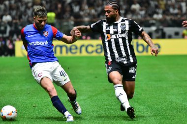 BELO HORIZONTE (MG), Brezilya 08 / 20 / 2024 - Oyuncular Otavio ve Ivan Leguizamon, Atletico Mineiro ve San Lorenzo arasında oynanan maç sırasında, 2024 Copa Libertadores 'in 16.