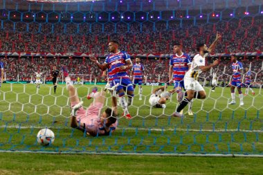 ForTALEZA (CE), Brezilya 08 / 21 / 2024 - Oyuncu Mallo, Fortaleza ile Rosario Central arasında oynanan ve Conmebol Sudamericana 2024 'ün 16. Raundunda geçerli olan maçta golünü kutluyor