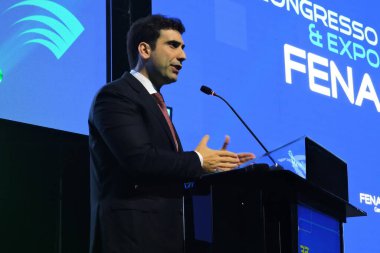 Sao Paulo (SP), 08 / 22 / 2024 - Merkez Bankası Müdürü Gabriel Galipolo, ülkedeki otomotiv bayilerinin temsilcilerinin bir araya geldiği 32. Fenabrave Kongresine katıldı
