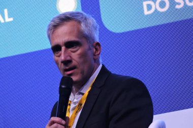 Sao Paulo (SP), Brezilya 08 / 22 / 2024 - Rodrigo Junqueira Başkan Yardımcısı Massey Fergunson, Fenabrave Kongresi 'nde otomobil üreticileri ve bayileri arasındaki ilişki konulu bir panel sırasında.