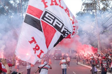 Sao Paulo (SP), Brezilya 08 / 22 / 2024 - Sao Paulo ve Nacional arasındaki karşılaşmaya katılan taraftarlar, Conmebol Libertadores Kupası 'nın 16' ncı turu için geçerli olan Sao Paulo takımını karşıladı