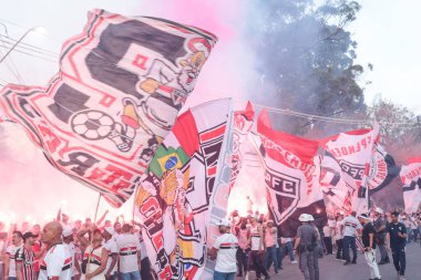 Sao Paulo (SP), Brezilya 08 / 22 / 2024 - Sao Paulo ve Nacional arasındaki karşılaşmaya katılan taraftarlar, Conmebol Libertadores Kupası 'nın 16' ncı turu için geçerli olan Sao Paulo takımını karşıladı