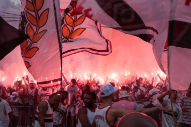 Sao Paulo (SP), Brezilya 08 / 22 / 2024 - Sao Paulo ve Nacional arasındaki karşılaşmaya katılan taraftarlar, Conmebol Libertadores Kupası 'nın 16' ncı turu için geçerli olan Sao Paulo takımını karşıladı