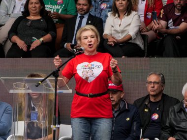 SAO PAULO (SP), Brezilya 08 / 24 / 2024 - Sao Paulo Belediye Başkanı adayı Guilherme Boulos ve Marta Suplicy 'nin ilk kampanya mitinginin görüntüsü bu Cumartesi sabahı Campo Limpo bölgesinde gerçekleşti.