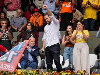 SAO PAULO (SP), Brezilya 08 / 24 / 2024 - Sao Paulo Belediye Başkanı adayı Guilherme Boulos, ilk kampanya mitingini bu Cumartesi sabahı (24) başkentin güneyindeki Campo Limpo mahallesinde düzenledi..