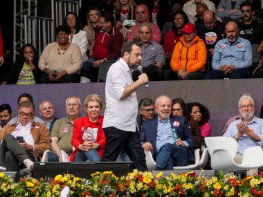 SAO PAULO (SP), Brezilya 08 / 24 / 2024 - Sao Paulo Belediye Başkanı adayı Guilherme Boulos, ilk kampanya mitingini bu Cumartesi sabahı (24) başkentin güneyindeki Campo Limpo mahallesinde düzenledi..