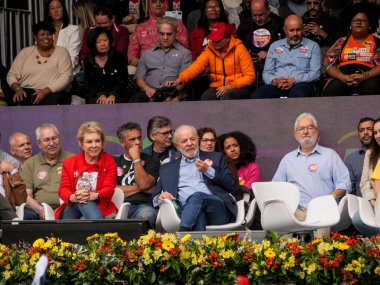 SAO PAULO (SP), Brezilya 08 / 24 / 2024 - Sao Paulo Belediye Başkanı adayı Guilherme Boulos, ilk kampanya mitingini bu Cumartesi sabahı (24) başkentin güneyindeki Campo Limpo mahallesinde düzenledi..