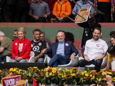 SAO PAULO (SP), Brezilya 08 / 24 / 2024 - Sao Paulo Belediye Başkanı adayı Guilherme Boulos ve Marta Suplicy 'nin ilk kampanya mitinginin görüntüsü bu Cumartesi sabahı Campo Limpo bölgesinde gerçekleşti.