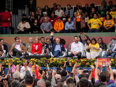 SAO PAULO (SP), Brezilya 08 / 24 / 2024 - Sao Paulo Belediye Başkanı adayı Guilherme Boulos ve Marta Suplicy 'nin ilk kampanya mitinginin görüntüsü bu Cumartesi sabahı Campo Limpo bölgesinde gerçekleşti.