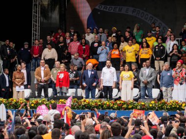 SAO PAULO (SP), Brezilya 08 / 24 / 2024 - Sao Paulo Belediye Başkanı adayı Guilherme Boulos ve Marta Suplicy 'nin ilk kampanya mitinginin görüntüsü bu Cumartesi sabahı Campo Limpo bölgesinde gerçekleşti.