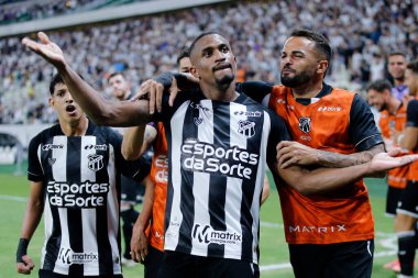 Fortaleza (CE), Brazil 08 / 26 / 2024 - Ceara (CE) X Novorizontino (SP) ile oynadığı 2024 Brezilya Şampiyonası Serie B karşılaşmasında Saulo gol atıyor ve Ceara 'nın golünü kutluyor.