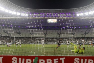 Fortaleza (CE), Brazil 08 / 26 / 2024 - Ceara (CE) X Novorizontino (SP) ile oynadığı 2024 Brezilya Şampiyonası Serie B karşılaşmasında Saulo gol atıyor ve Ceara 'nın golünü kutluyor.