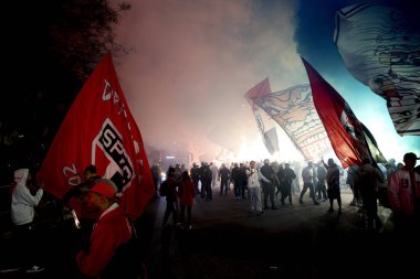 Sao Paulo (SP), Brezilya 08 / 28 / 2024 - Brezilya Kupası çeyrek finalleri için Sao Paulo ve Atletico Mineiro arasında oynanan maçtan önce Morumbis Stadyumu 'nda taraftarların hareketi