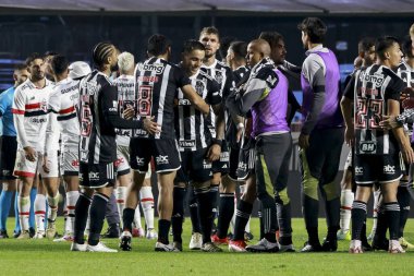 Sao Paulo (SP), Brezilya 08 / 28 / 2024 - Atletico Mineiro oyuncusu Rodrigo Battaglia gol attı ve çeyrek finalin ilk ayağı için Sao Paulo ve Atletico Mineiro arasındaki maçtaki golünü kutladı 