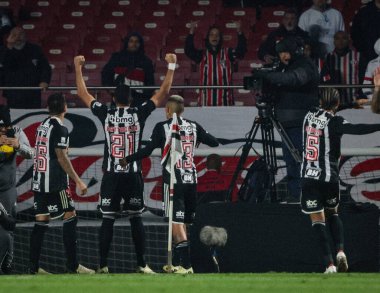 Sao Paulo (SP), Brezilya 08 / 28 / 2024 - Atletico Mineiro 'lu oyuncu Rodrigo Battaglia, Brezilya Kupası çeyrek finallerinin ilk ayağı için Sao Paulo ve Atletico Mineiro arasındaki maçtaki golünü kutluyor.