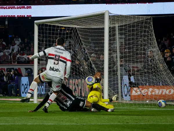 Sao Paulo (SP), Brezilya 08 / 28 / 2024 - Sao Paulo ve Atletico Mineiro arasında oynanan maçta Brezilya Kupası çeyrek finalinin ilk ayağı için Morumbis Stadyumu 'nda oynanan maçta Sao Paulo oyuncusu Calleri