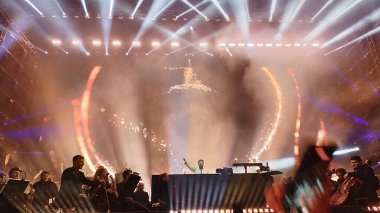 Sao Paulo (SP), Brezilya 08 / 29 / 2024 - DJ Alok, bu Perşembe, 29 Ağustos 2024 tarihinde Sao Paulo 'nun Batı Bölgesi Avenida Faria Lima senfonisi ile birlikte 