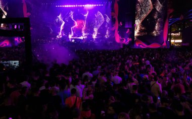 SAO PAULO (SP) Brazil 08 / 29 / 2024 - DJ Alok 'un performansı, Budweiser tarafından tanıtılan etkinliğin büyük yıldızı, 