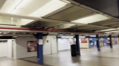 New York City banliyöleri, hızlı bakım nedeniyle tren rötarları ve iptalleriyle karşı karşıya kaldı. 28 Ağustos 2024, New York, ABD